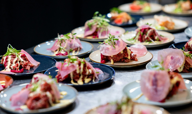 Restaurants and cafes dining experience